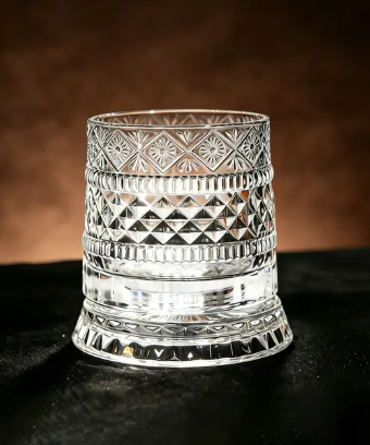Luxury 360° Spinning Crystal Glass – Star-Cut Stress Relief Whiskey & Wine Glass, Elegant European Barware Gift，Rotating Glass Cup Spinning Glass Cup